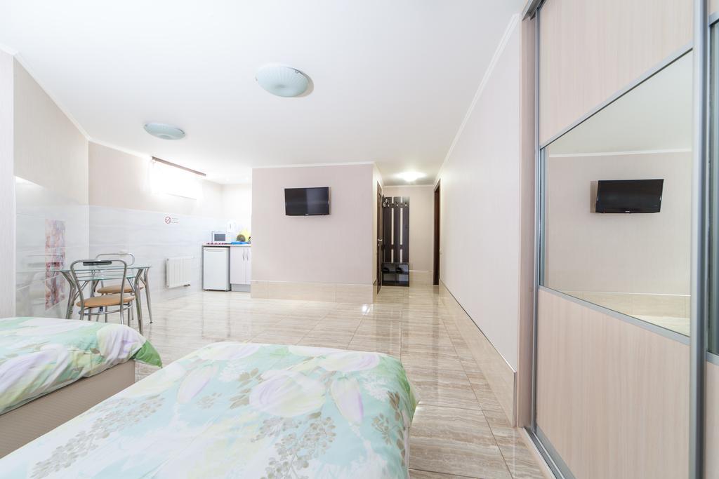 Home Comfort Livoberezhna Iec Kiev Eksteriør billede