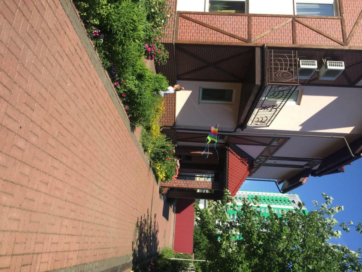 Home Comfort Livoberezhna Iec Kiev Eksteriør billede